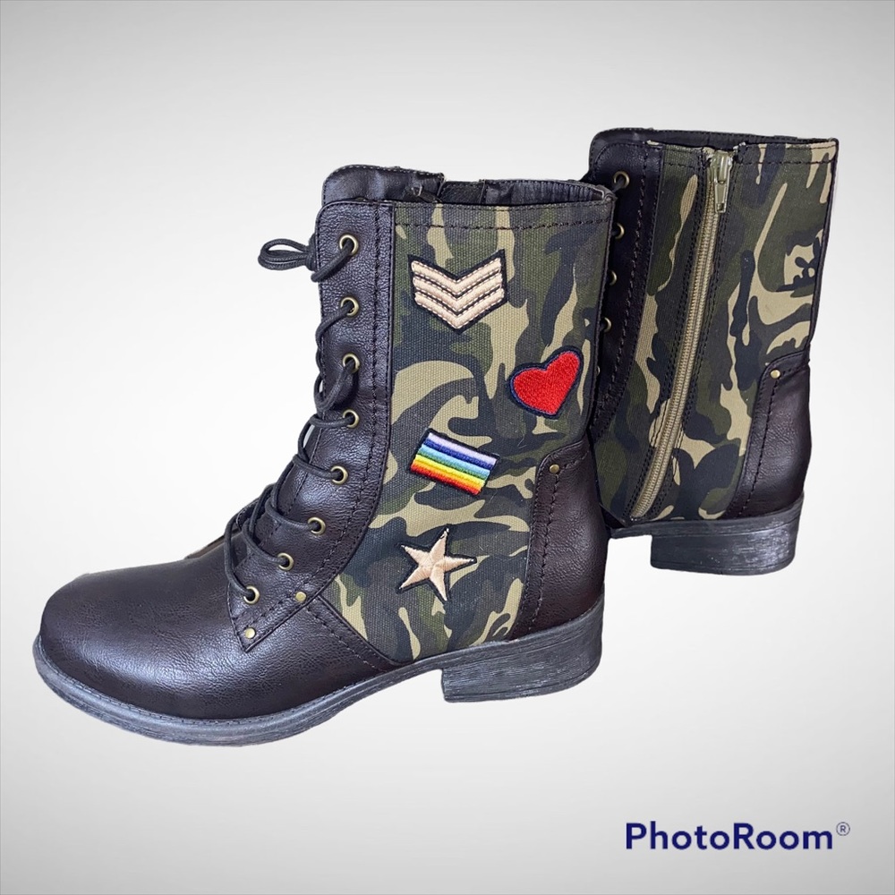 Mia camouflage and Brown Pride Flag Combat Boots Lace-up and Side Zip Size 9.5